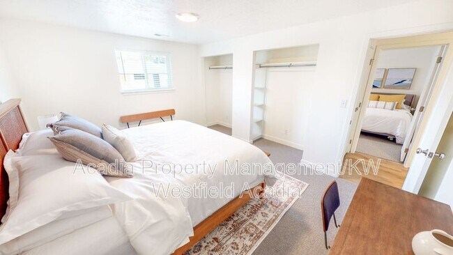 Building Photo - 1576 N Moon River Dr