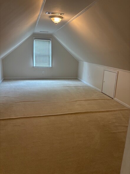 Building Photo - 217 Palette Ln