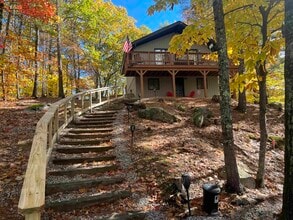 Building Photo - 5 Oak Ridge Rd