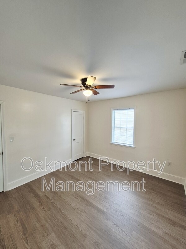 Building Photo - 115 Slagle Ave