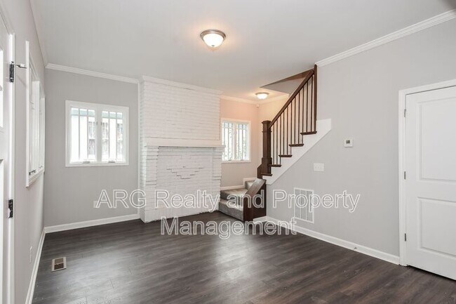 Building Photo - 393 Atwood St SW