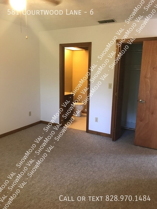 Building Photo - 581 Courtwood Ln