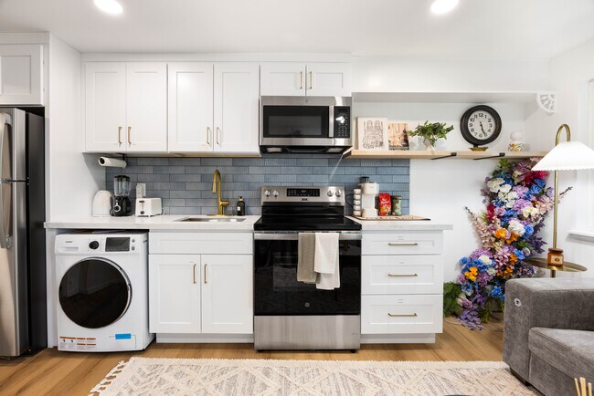 Building Photo - Stayoo Apartments