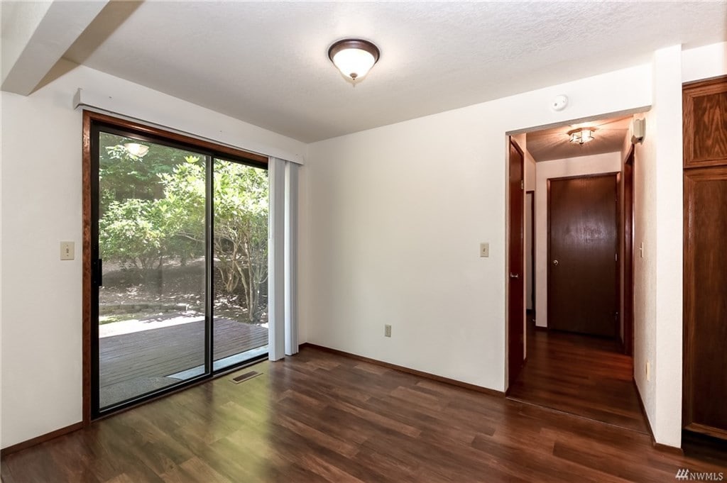 Attached Eating Area - 12623 Reservoir Rd E