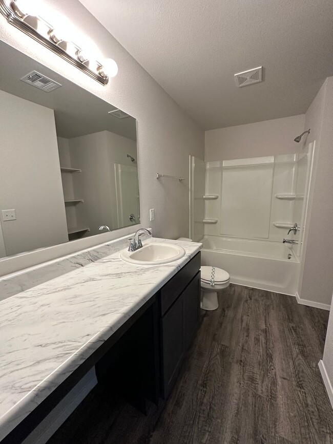 Building Photo - *Pre-leasing* Three Bedroom | Two Bath Hom...