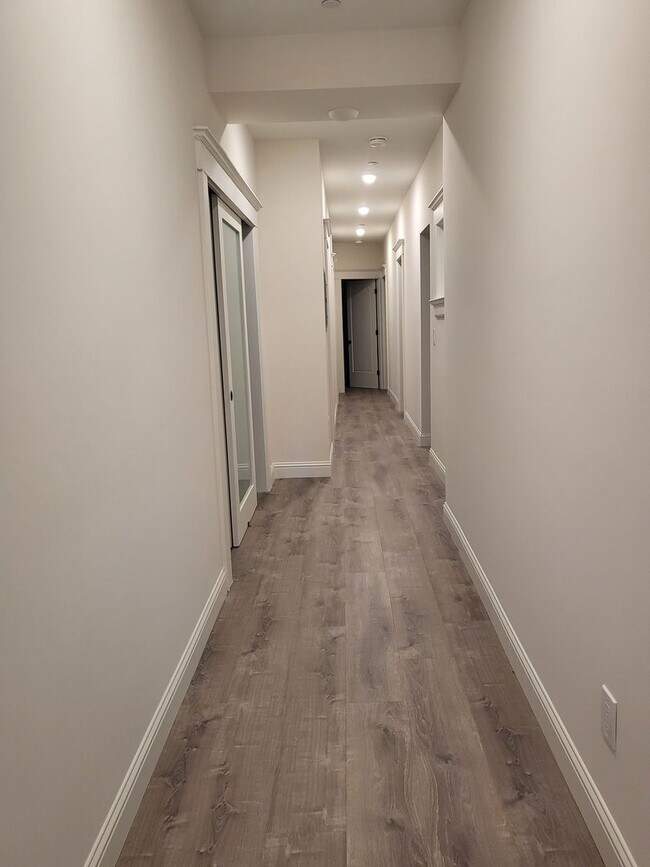 Building Photo - 1026-1030 Pine Street