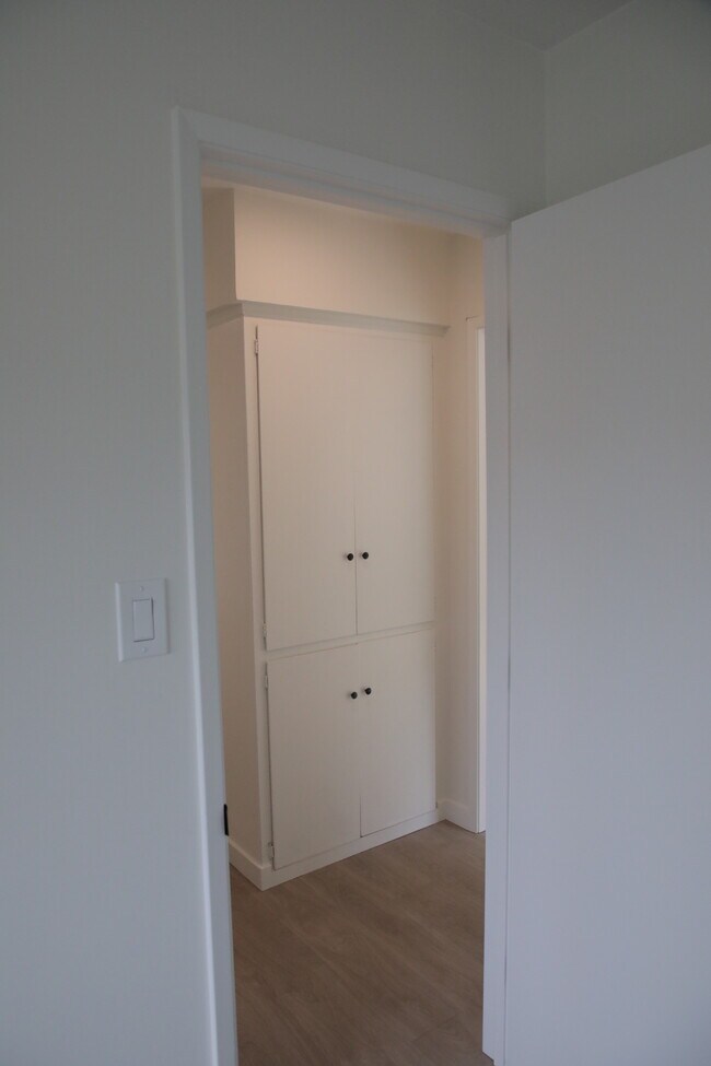 Cupboards - 1823 N 6th St