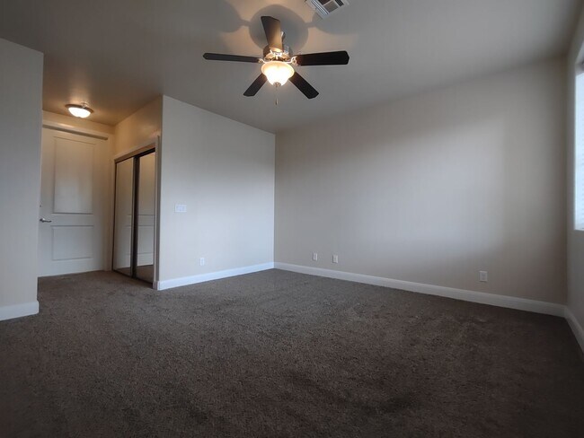 Building Photo - Desirable Black Rock Condo - Quite/Peaceful