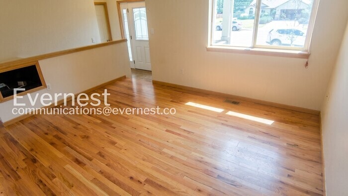 Building Photo - 250 Opal Ct