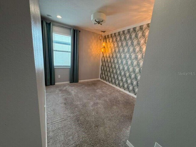 Building Photo - 1301 Clear Brook Pl