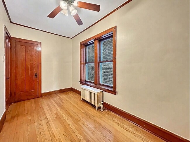 Building Photo - 1319 N Ridgeway Ave