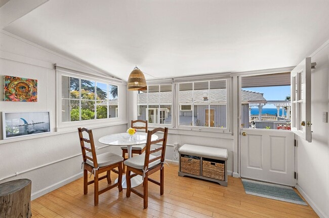 Building Photo - Woods Cove Furnished Cottage