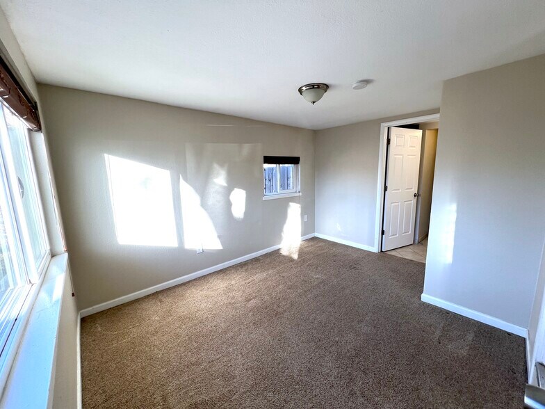 Bedroom three without furniture - 5130 Clay St