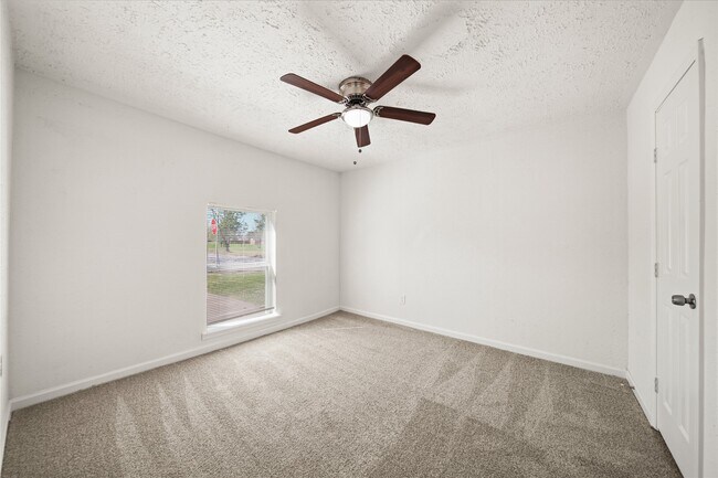 Building Photo - 2942 Knotty Oaks Trail