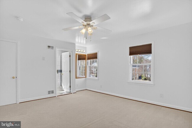 Building Photo - 5405 Ridgefield Rd