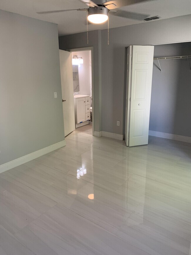 Building Photo - 10694 Summertime Ln