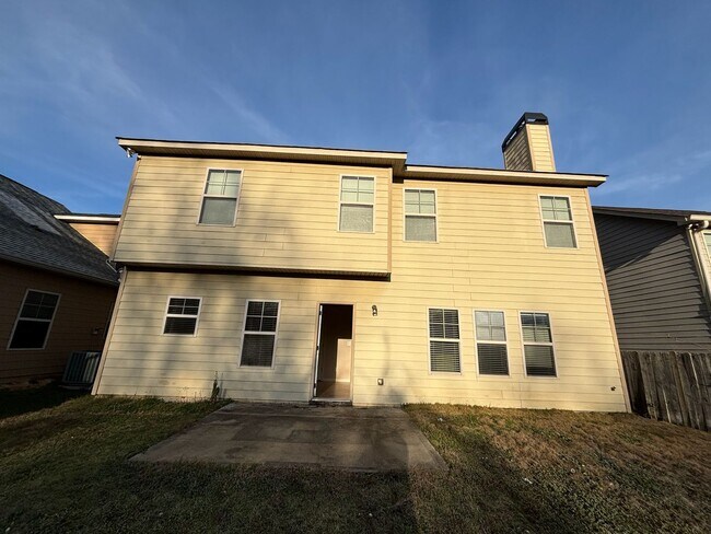 Building Photo - 1322 Ingersoll Dr