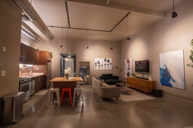 Building Photo - 849 S Broadway