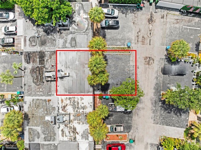 Building Photo - 6480 Miami Lakes Dr