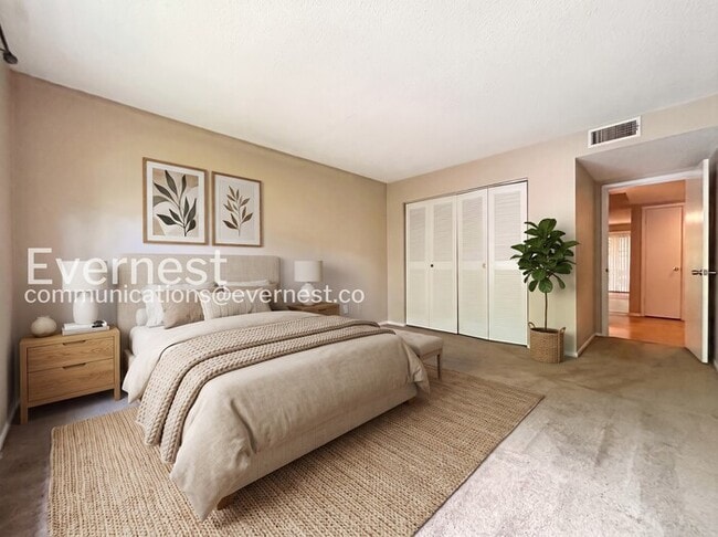 Building Photo - Spacious 2 Bed, 2 Bath Condo with Modern Amenities / No Pets Allowed / Available Now!