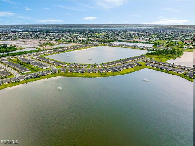 Building Photo - 879 Stonewater Lk Ter