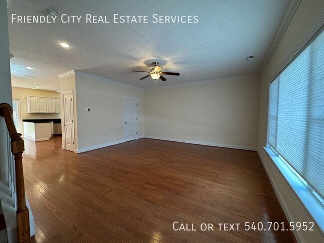 Building Photo - 565 Spring Oaks Drive