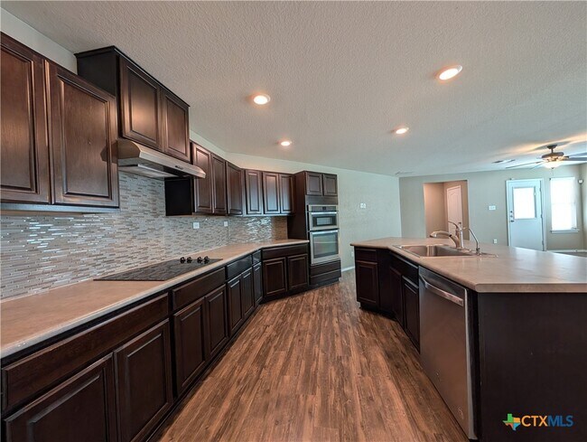 Building Photo - 2096 Brandywine Dr