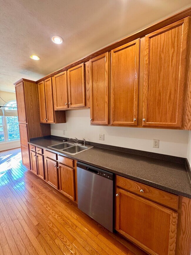 Building Photo - 2948 Crystal Spring Ln