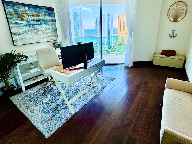 Building Photo - St. Tropez Penthouse
