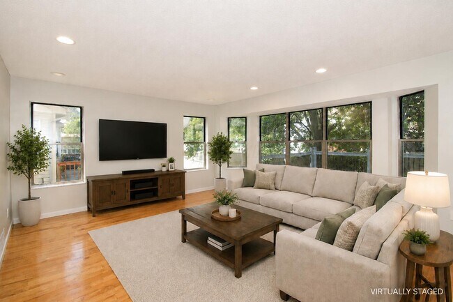 Building Photo - 2515 Pressman Dr