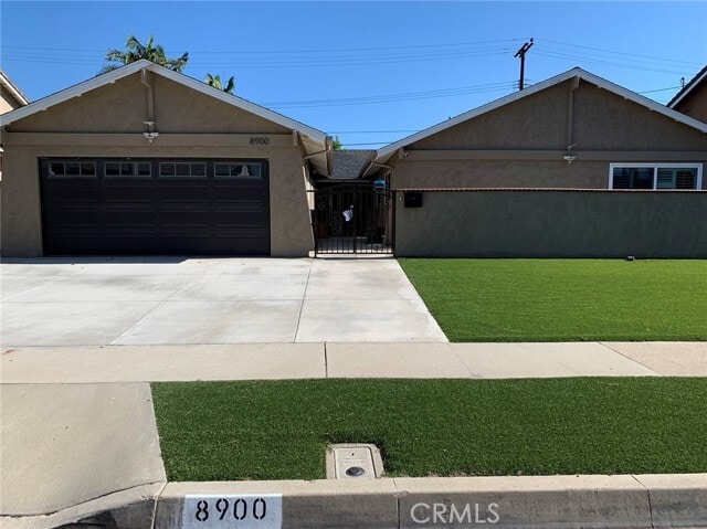 Building Photo - 8900 Canary Ave