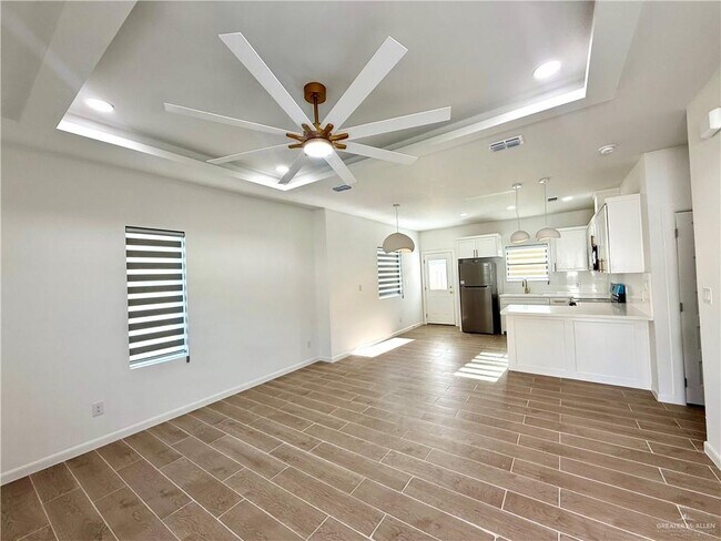 Building Photo - 2705 Brookside Bend St