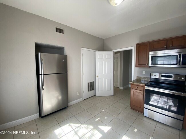 Building Photo - 2671 Forbes St