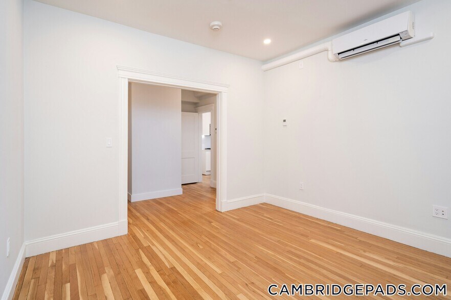 Building Photo - 18A Forest St