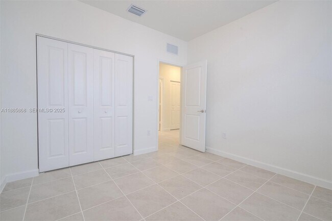 Building Photo - 2972 SE 23rd Ave