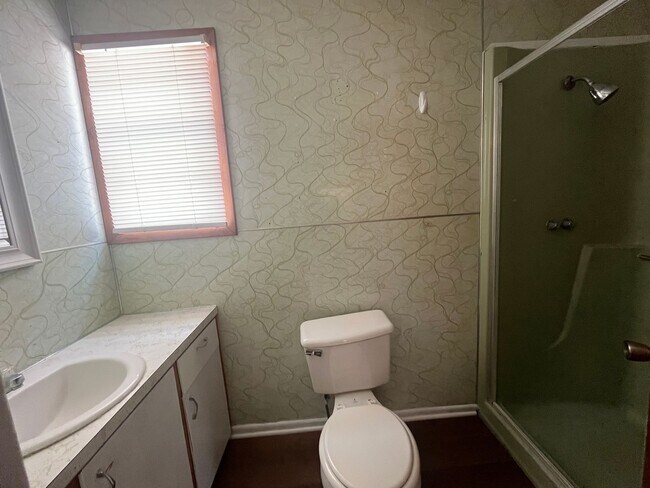 Building Photo - 3 BR. @ BATH home in the middle of Cabot