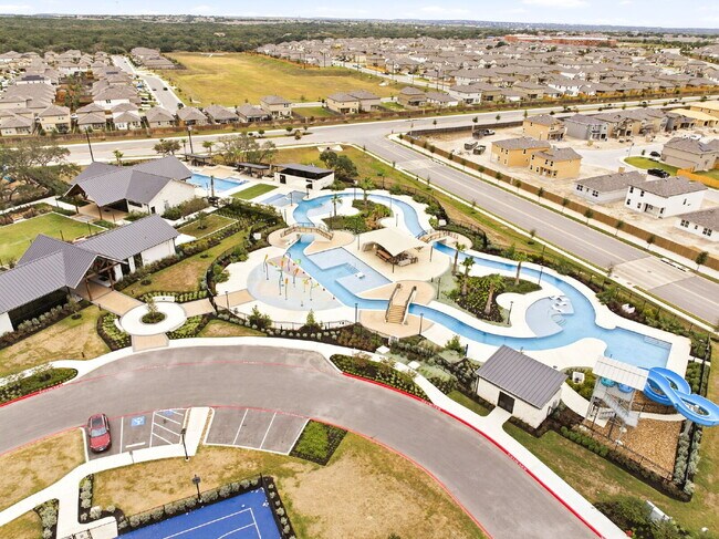 Building Photo - Charming 3-Bed 2 Bath Oasis with Amazing Amenities