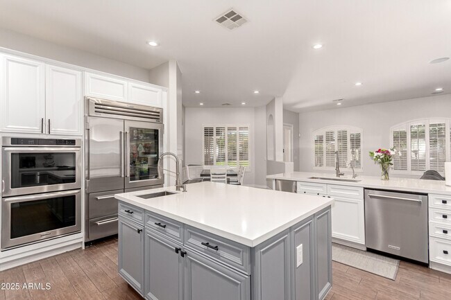 Building Photo - 4584 E Reins Rd