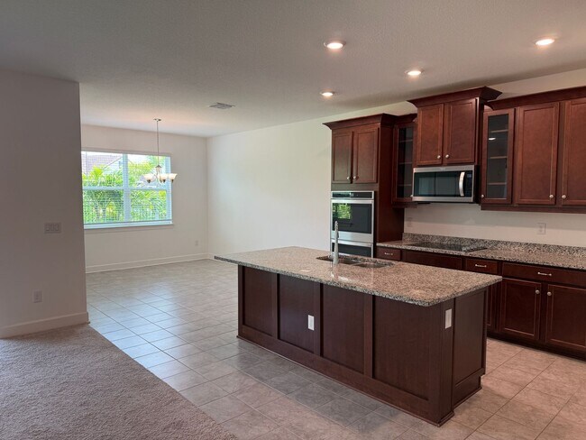 Building Photo - 5 Bedroom 4 Bath W/Office & 3-Car Garage (...