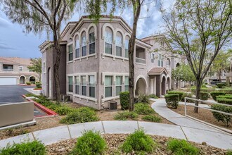 Building Photo - HIGHLY DESIRABLE UPGRADED ONE BEDROOM COND...
