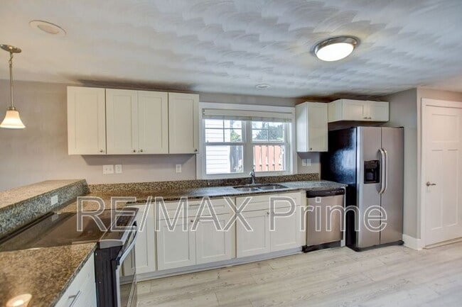 Building Photo - 7304 Major Ave