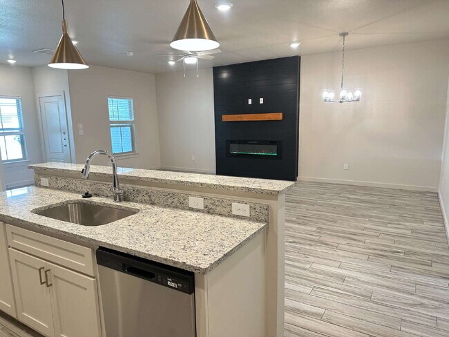 Building Photo - Brand new townhomes in Frenship East!