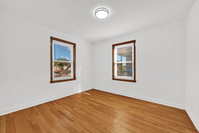 Building Photo - 5527 S Mason Ave