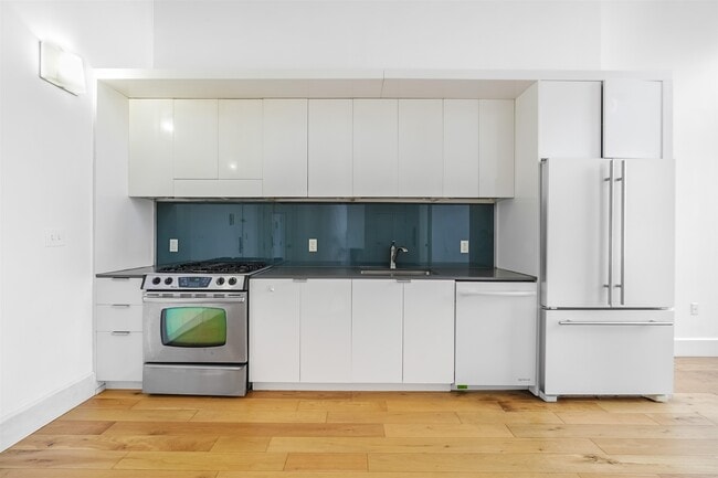 Building Photo - 50 Dey St