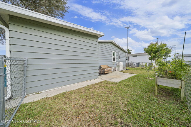 Building Photo - 345 Avocado Dr