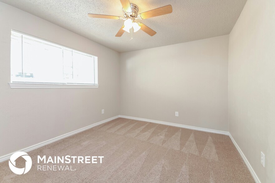 Building Photo - 3405 Valley View Ln