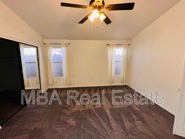 Building Photo - 4463 E South Fork Dr