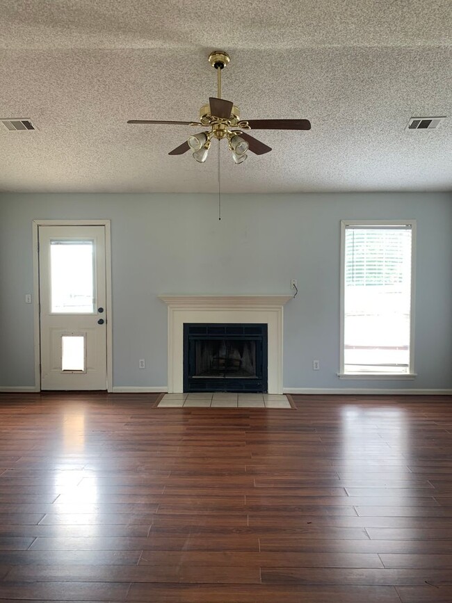 Building Photo - Brookland Schools 3bed/2bath home close to...