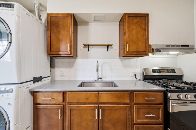 Building Photo - 5206 W Ocotillo Rd