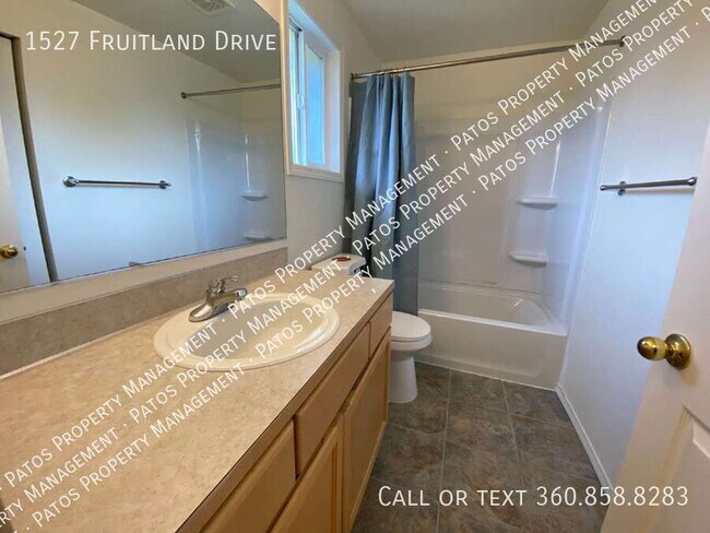 Building Photo - 1527 Fruitland Dr